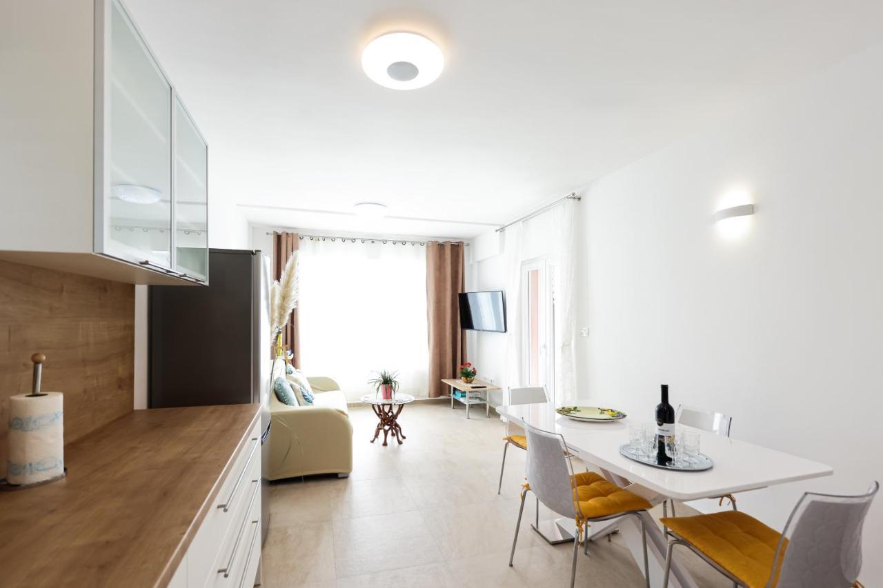 Apartment Puntamika Villa De Rosa - Ground Floor Задар Экстерьер фото